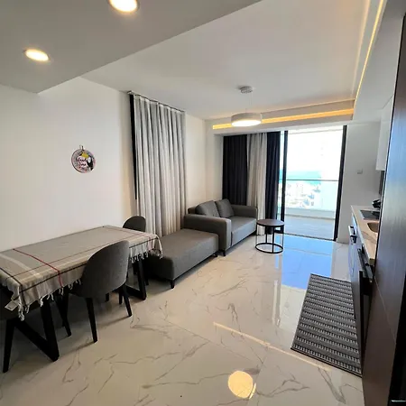 Grand Sapphire Luxury 18 *