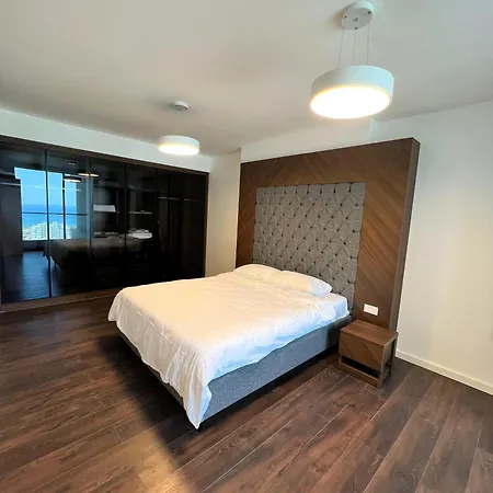 Grand Sapphire Luxury 18 *