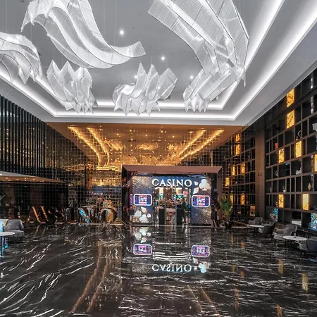 Grand Sapphire Luxury 18