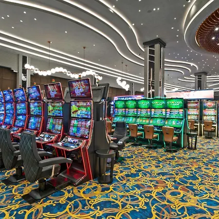Grand Sapphire Luxury 18 *